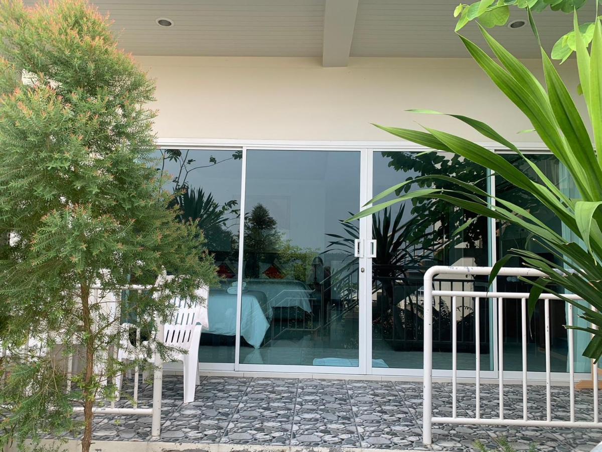 Da Bungalows Pantai Kata Luaran gambar